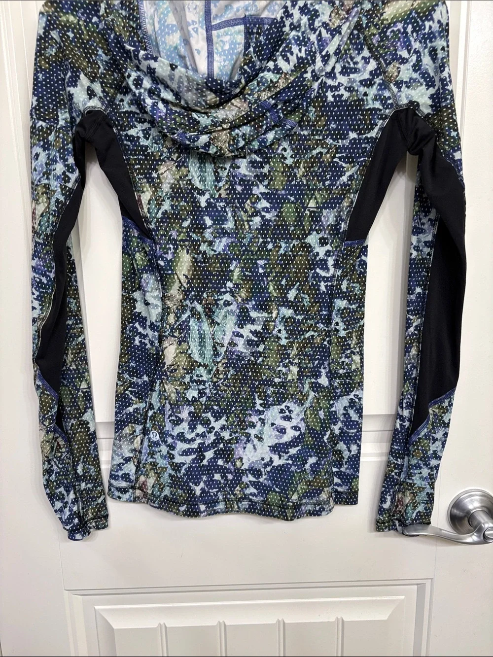 lululemon athletica Blue‎ Multi Printed Hooded Long-Sleeve Top